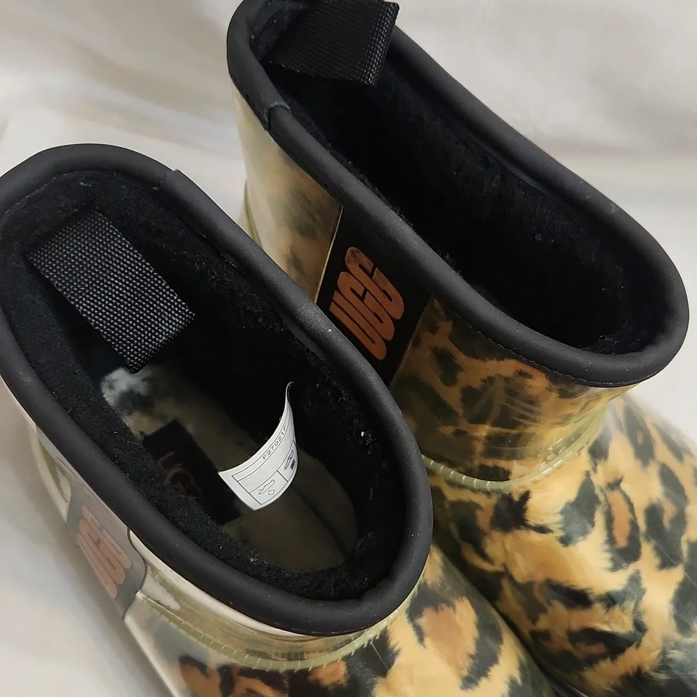 UGG Classic Clear Mini Panther Animal Print Cozy Short Boots (W Size 7)